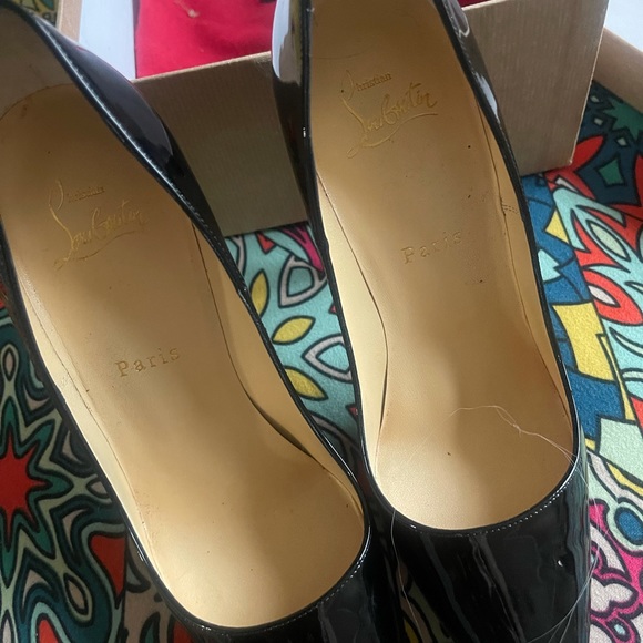 Black red bottom stilettos - Picture 3 of 5